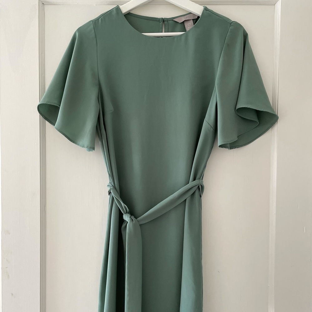 H&M XS Green Tie-Waist Dress